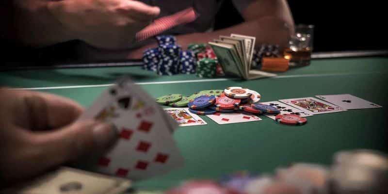Cách đánh bài Poker chi tiết dành cho người chơi mới 3 Cách đánh bài Poker dễ thắng với chiến thuật hay