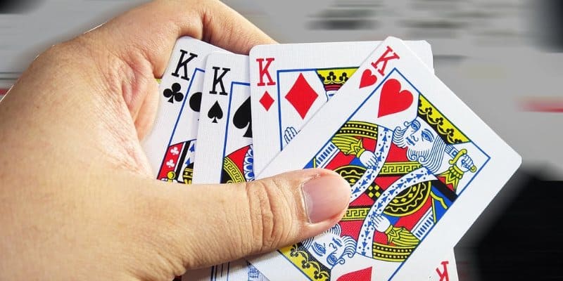 Hướng dẫn cách chơi bài tiến lên dễ thắng nhất năm 2025 4 Câu hỏi thường gặp về cách chơi bài tiến lên